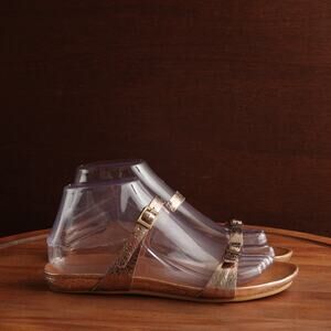 Either Or Sandals WMS SZ 7 Champagne Metallic Slide Leather Strappy Shoes Resort